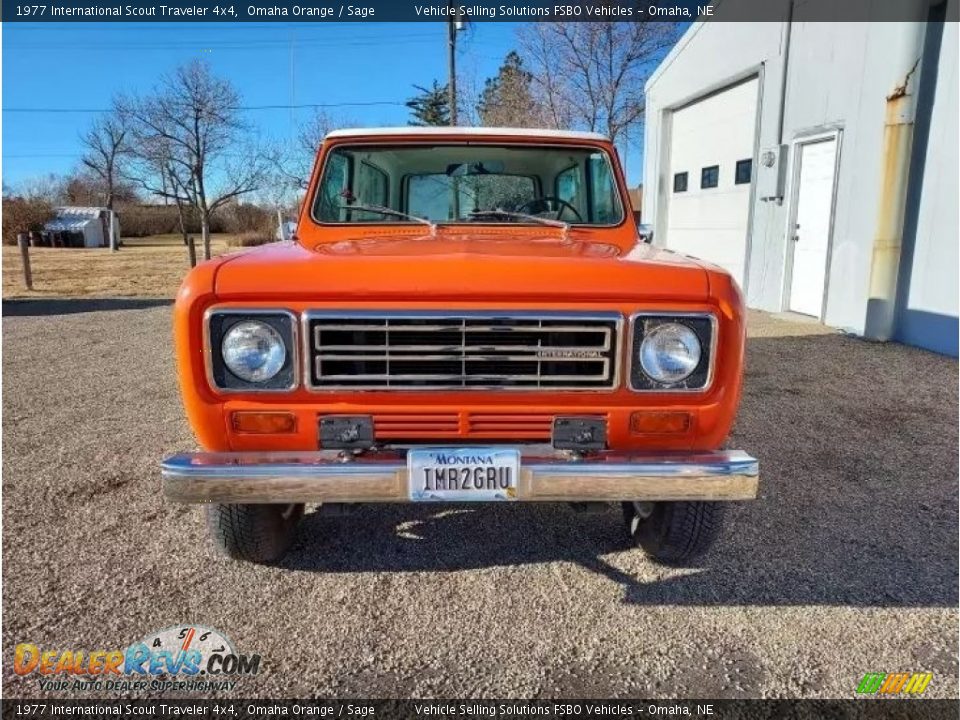 1977 International Scout Traveler 4x4 Omaha Orange / Sage Photo #3