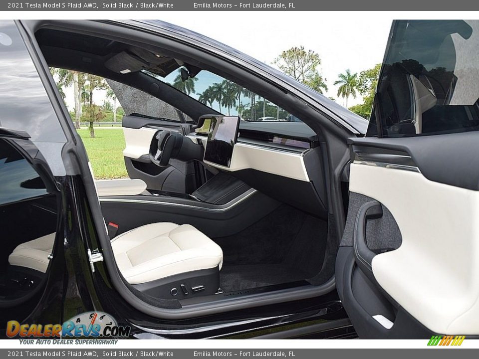 Front Seat of 2021 Tesla Model S Plaid AWD Photo #28