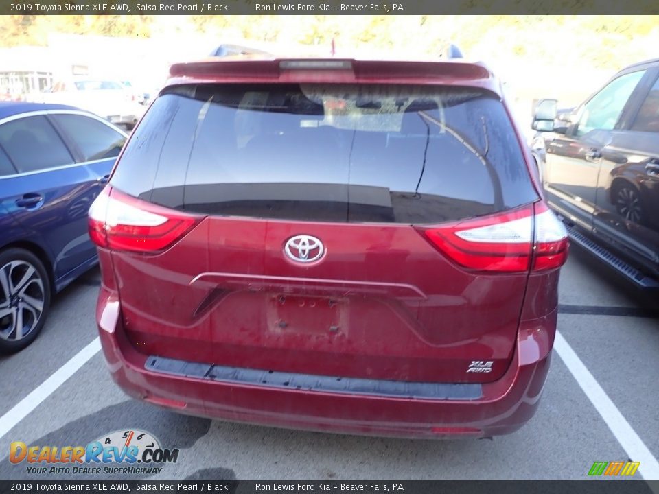 2019 Toyota Sienna XLE AWD Salsa Red Pearl / Black Photo #4