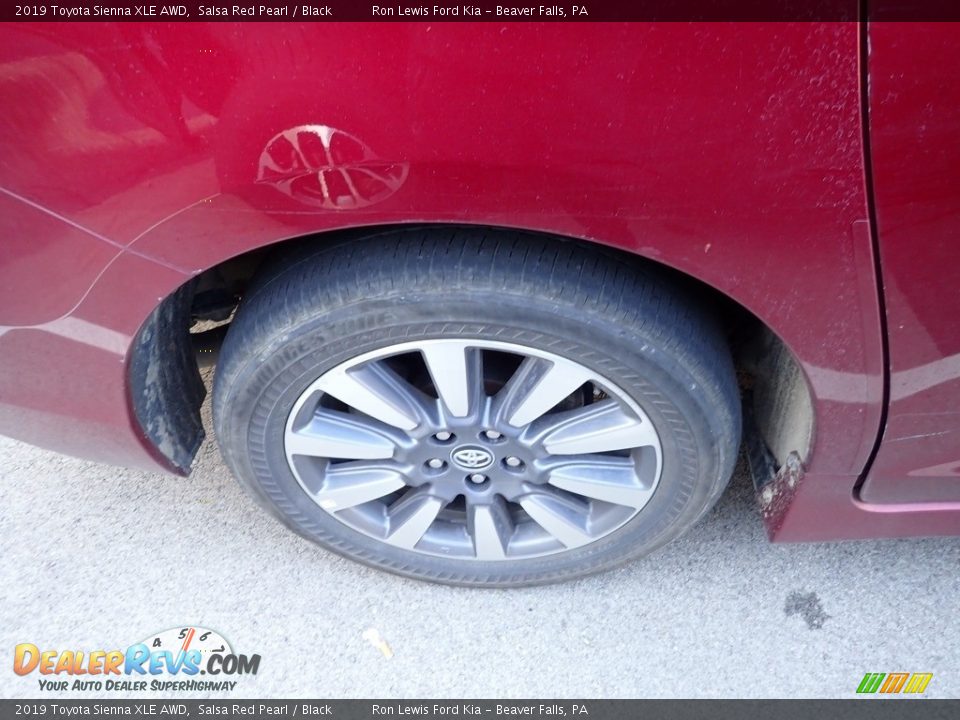 2019 Toyota Sienna XLE AWD Salsa Red Pearl / Black Photo #5