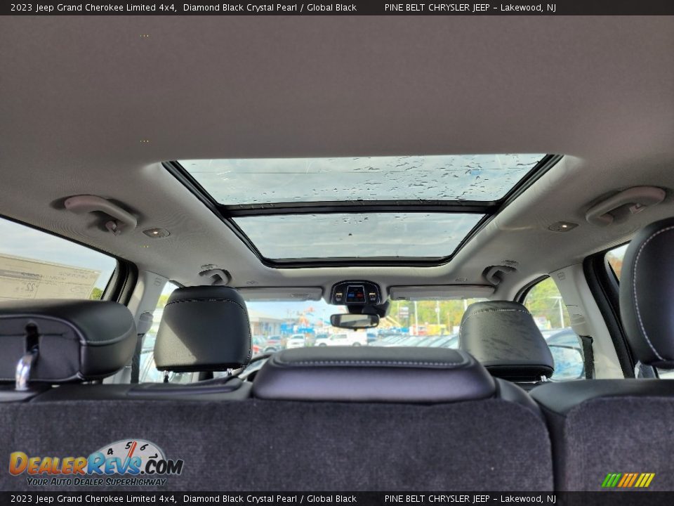 2023 Jeep Grand Cherokee Limited 4x4 Diamond Black Crystal Pearl / Global Black Photo #6