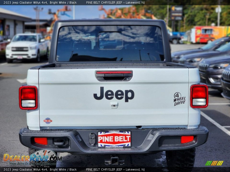 2023 Jeep Gladiator Willys 4x4 Bright White / Black Photo #5