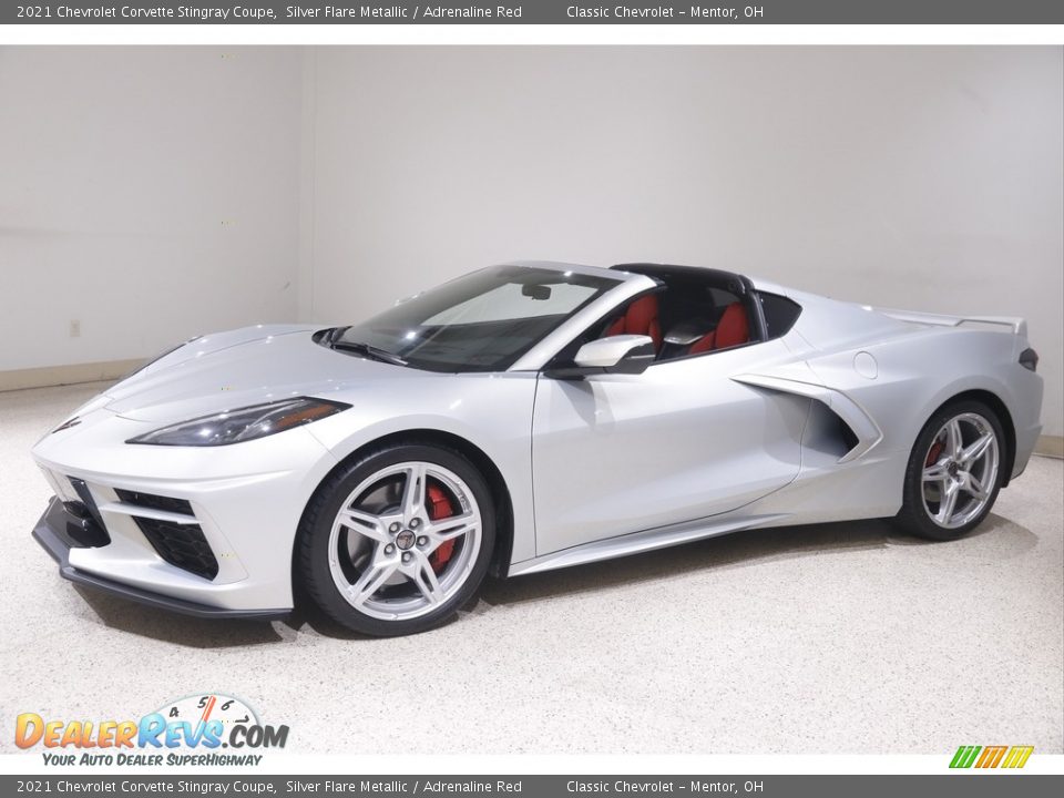 Front 3/4 View of 2021 Chevrolet Corvette Stingray Coupe Photo #3