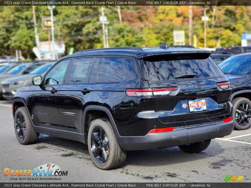 2023 Jeep Grand Cherokee L Altitude 4x4 Diamond Black Crystal Pearl / Global Black Photo #4