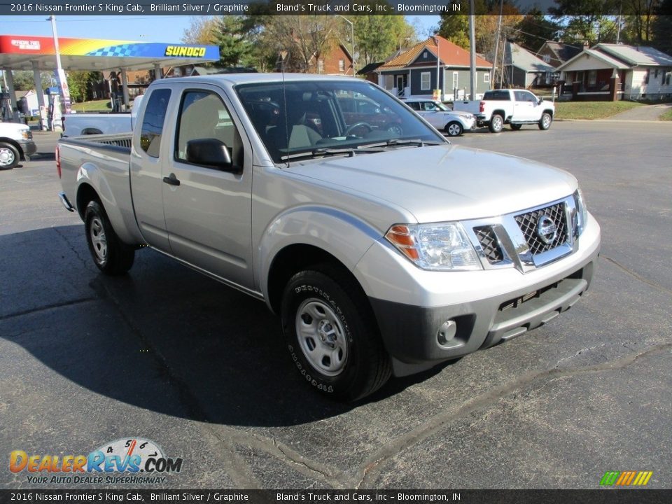 Front 3/4 View of 2016 Nissan Frontier S King Cab Photo #5