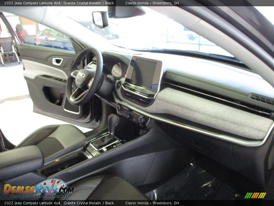 2022 Jeep Compass Latitude 4x4 Granite Crystal Metallic / Black Photo #15