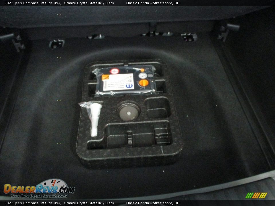 2022 Jeep Compass Latitude 4x4 Granite Crystal Metallic / Black Photo #21