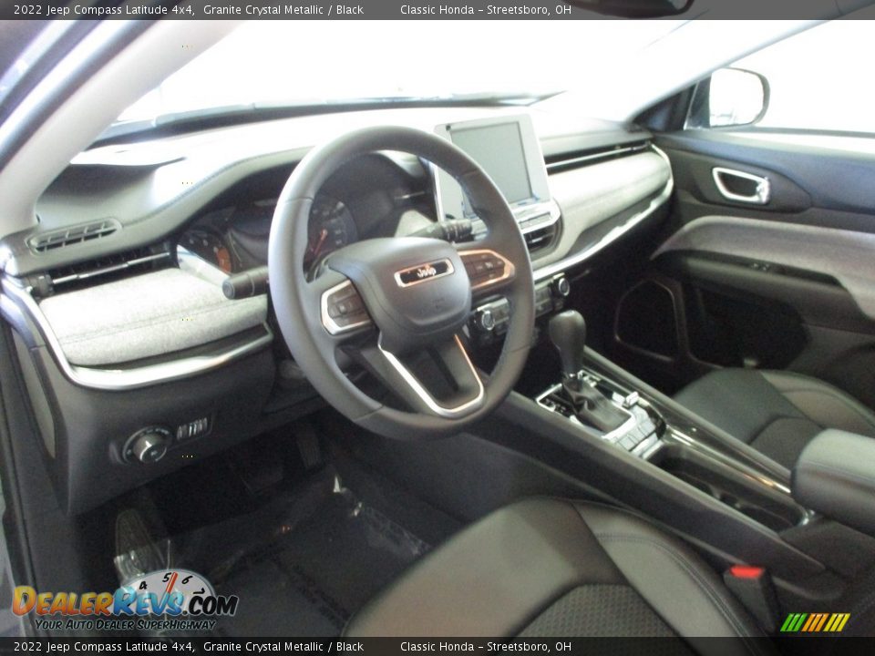 2022 Jeep Compass Latitude 4x4 Granite Crystal Metallic / Black Photo #26