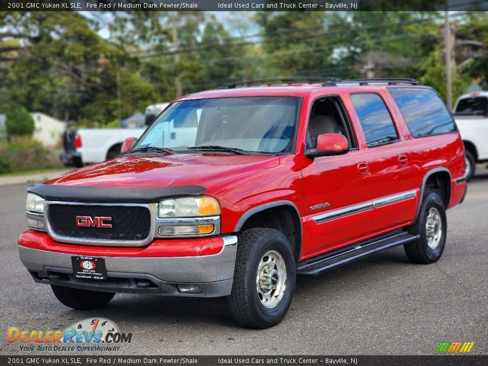 Front 3/4 View of 2001 GMC Yukon XL SLE Photo #1