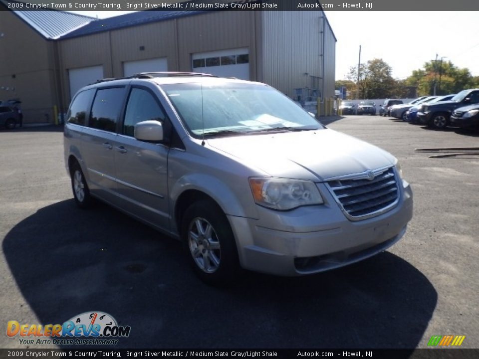 2009 Chrysler Town & Country Touring Bright Silver Metallic / Medium Slate Gray/Light Shale Photo #3