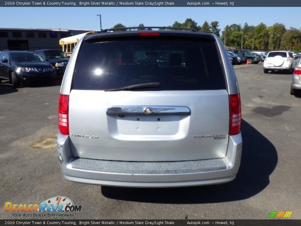 2009 Chrysler Town & Country Touring Bright Silver Metallic / Medium Slate Gray/Light Shale Photo #5