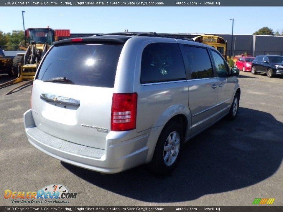 2009 Chrysler Town & Country Touring Bright Silver Metallic / Medium Slate Gray/Light Shale Photo #6