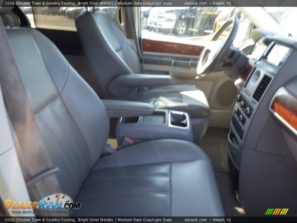 2009 Chrysler Town & Country Touring Bright Silver Metallic / Medium Slate Gray/Light Shale Photo #8