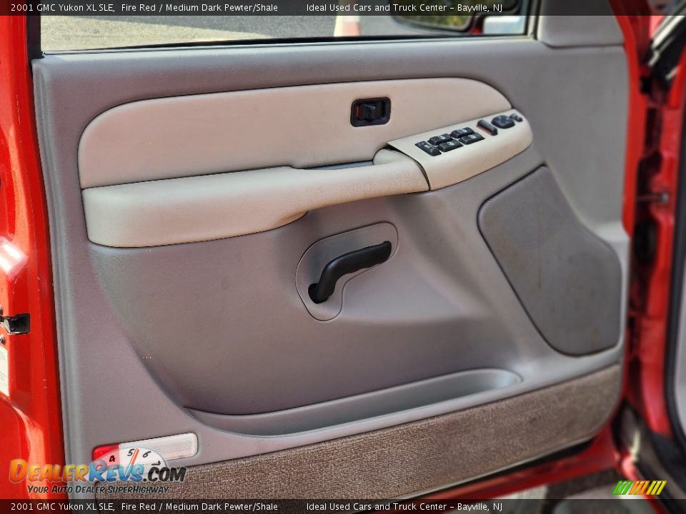 Door Panel of 2001 GMC Yukon XL SLE Photo #27