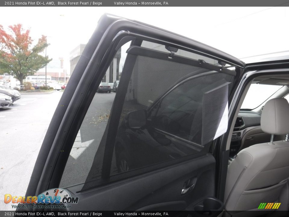 2021 Honda Pilot EX-L AWD Black Forest Pearl / Beige Photo #32