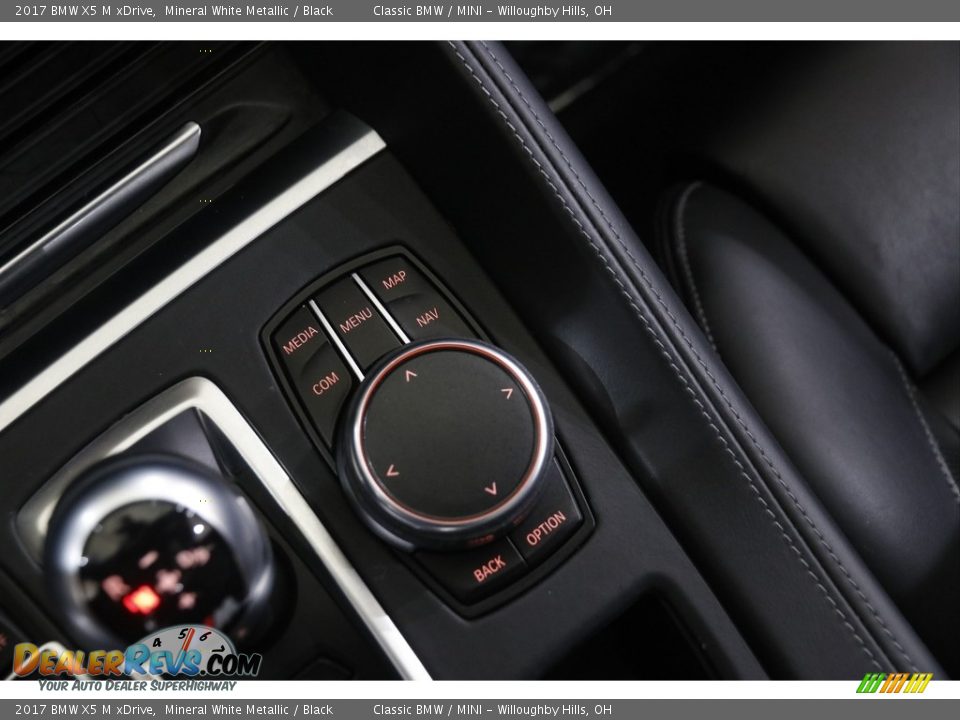 2017 BMW X5 M xDrive Mineral White Metallic / Black Photo #18