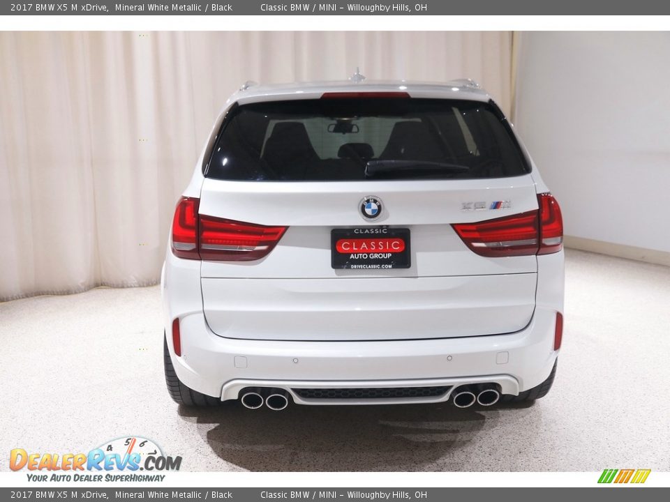 2017 BMW X5 M xDrive Mineral White Metallic / Black Photo #22