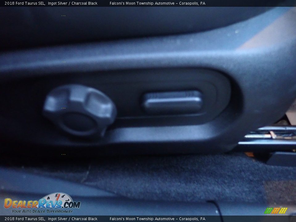 2018 Ford Taurus SEL Ingot Silver / Charcoal Black Photo #12