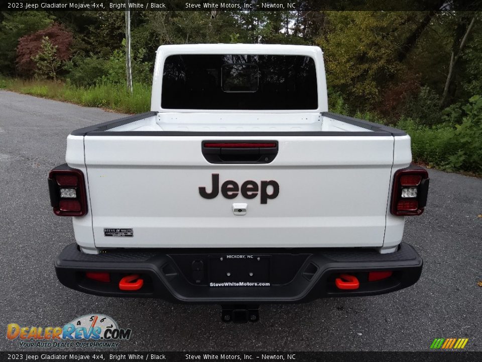 2023 Jeep Gladiator Mojave 4x4 Bright White / Black Photo #8