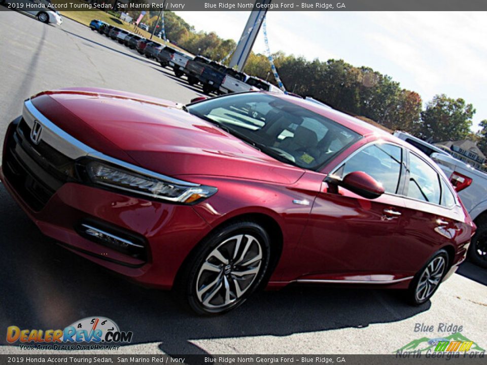 2019 Honda Accord Touring Sedan San Marino Red / Ivory Photo #31