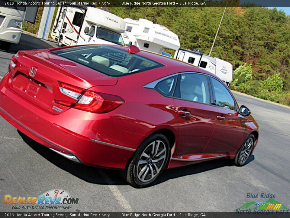 2019 Honda Accord Touring Sedan San Marino Red / Ivory Photo #33