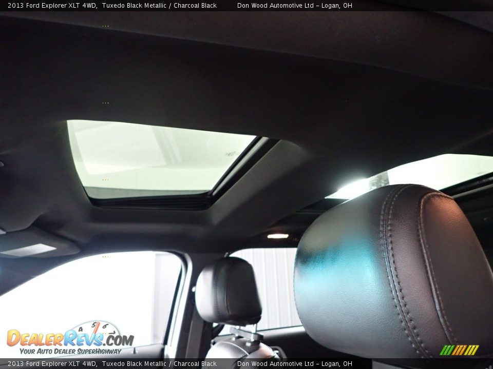 2013 Ford Explorer XLT 4WD Tuxedo Black Metallic / Charcoal Black Photo #4