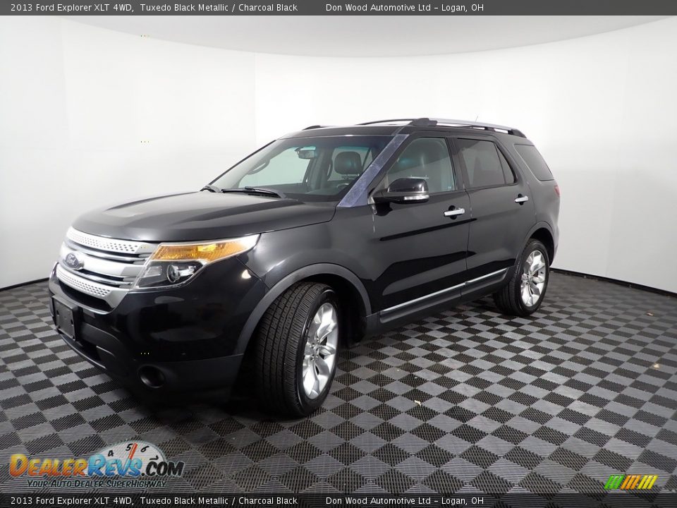 2013 Ford Explorer XLT 4WD Tuxedo Black Metallic / Charcoal Black Photo #6