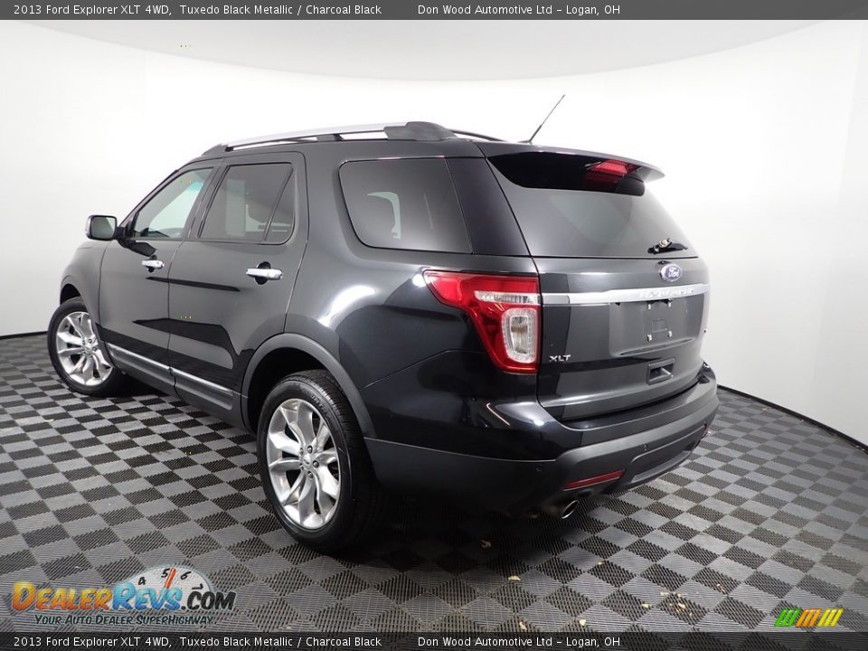 2013 Ford Explorer XLT 4WD Tuxedo Black Metallic / Charcoal Black Photo #7