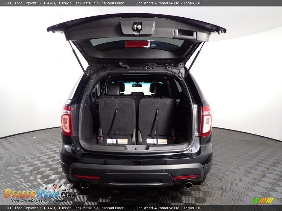 2013 Ford Explorer XLT 4WD Tuxedo Black Metallic / Charcoal Black Photo #9