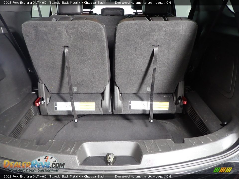 2013 Ford Explorer XLT 4WD Tuxedo Black Metallic / Charcoal Black Photo #10