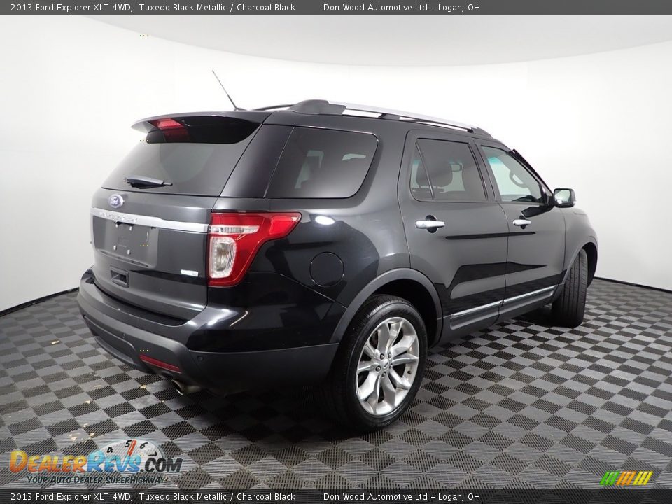 2013 Ford Explorer XLT 4WD Tuxedo Black Metallic / Charcoal Black Photo #11