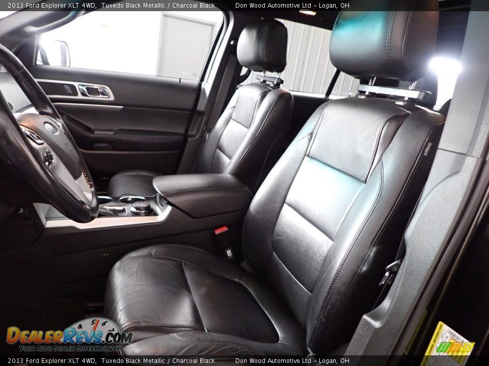 2013 Ford Explorer XLT 4WD Tuxedo Black Metallic / Charcoal Black Photo #15