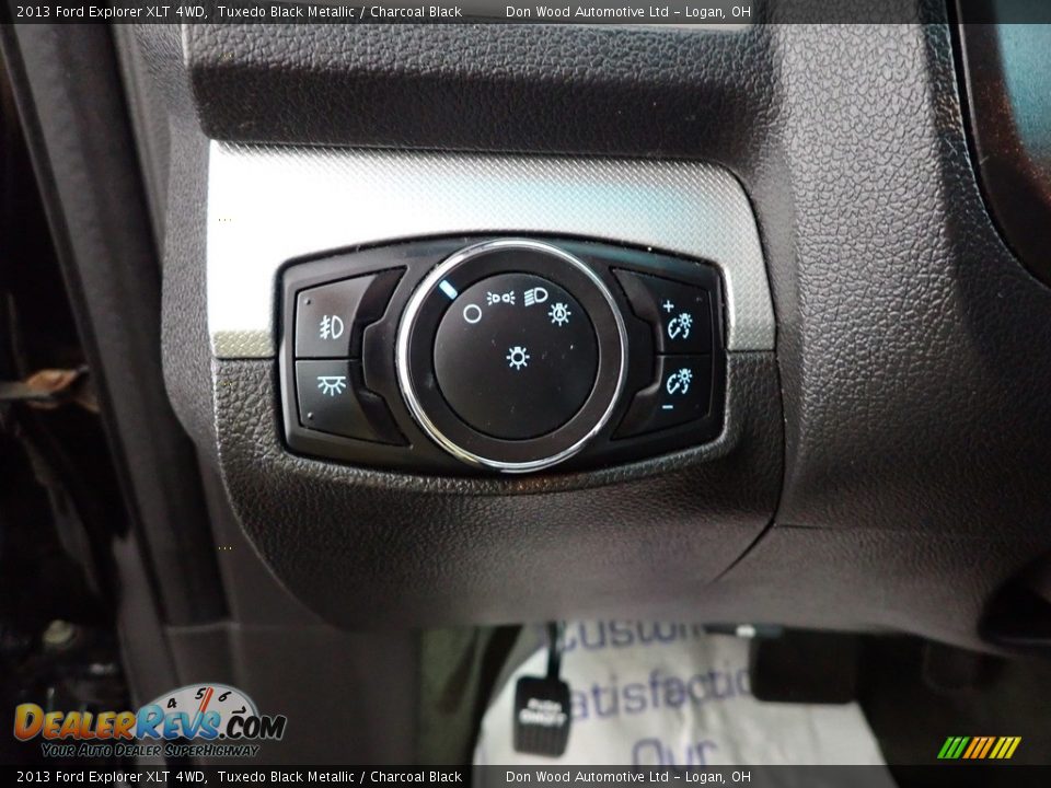 2013 Ford Explorer XLT 4WD Tuxedo Black Metallic / Charcoal Black Photo #16