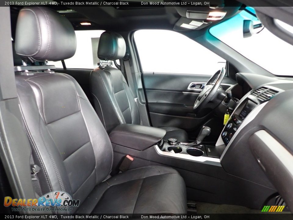 2013 Ford Explorer XLT 4WD Tuxedo Black Metallic / Charcoal Black Photo #31