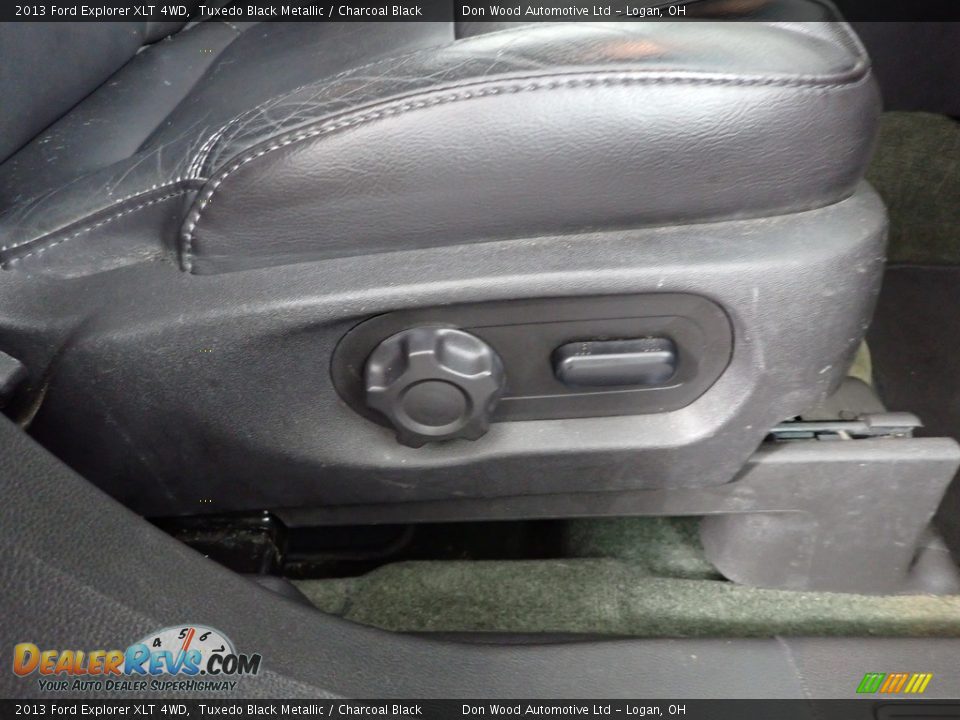 2013 Ford Explorer XLT 4WD Tuxedo Black Metallic / Charcoal Black Photo #32