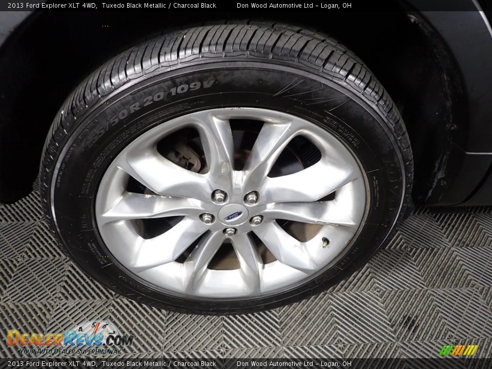 2013 Ford Explorer XLT 4WD Tuxedo Black Metallic / Charcoal Black Photo #36
