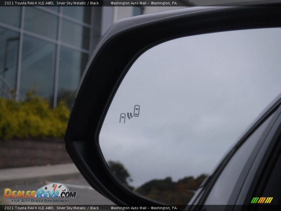 2021 Toyota RAV4 XLE AWD Silver Sky Metallic / Black Photo #6
