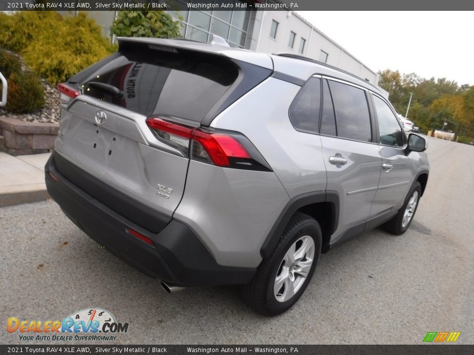2021 Toyota RAV4 XLE AWD Silver Sky Metallic / Black Photo #15