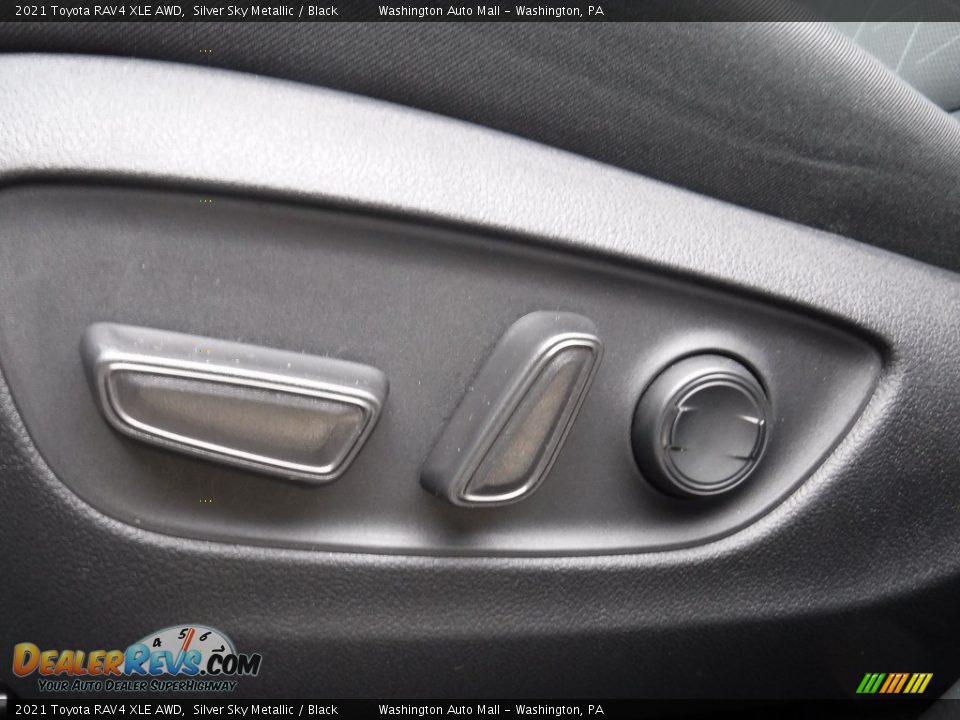 2021 Toyota RAV4 XLE AWD Silver Sky Metallic / Black Photo #18