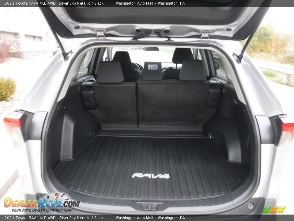 2021 Toyota RAV4 XLE AWD Silver Sky Metallic / Black Photo #30