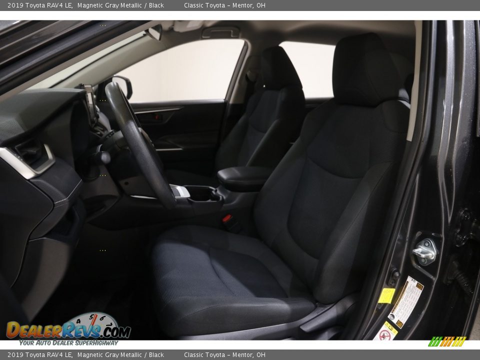 2019 Toyota RAV4 LE Magnetic Gray Metallic / Black Photo #5