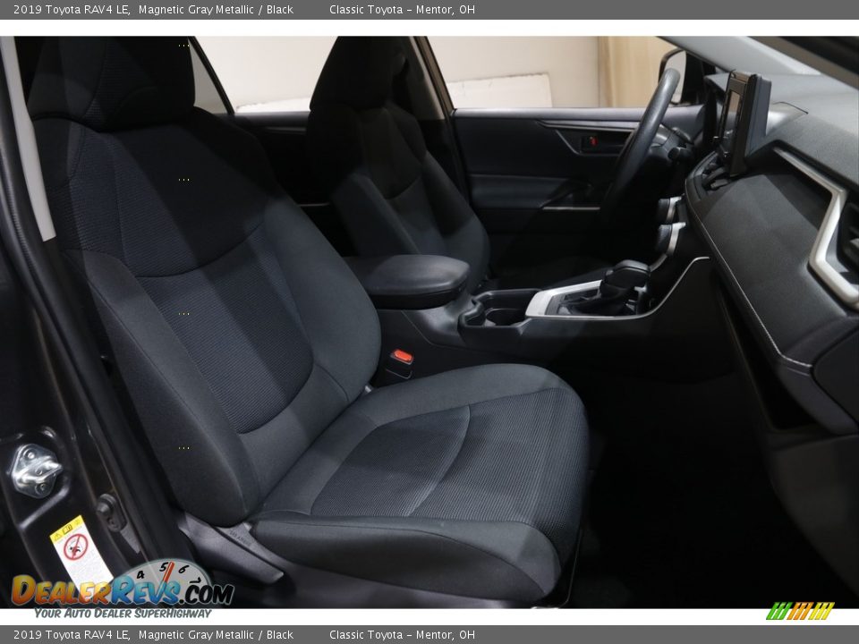 2019 Toyota RAV4 LE Magnetic Gray Metallic / Black Photo #14