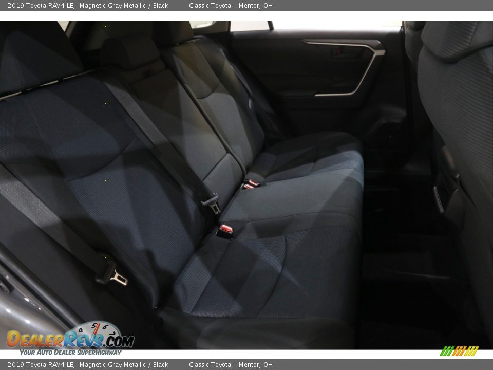 2019 Toyota RAV4 LE Magnetic Gray Metallic / Black Photo #15