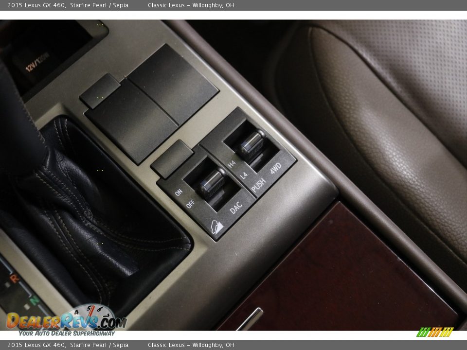 Controls of 2015 Lexus GX 460 Photo #18