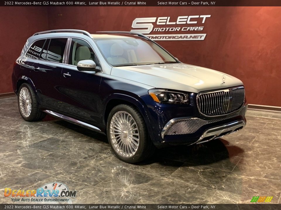 Front 3/4 View of 2022 Mercedes-Benz GLS Maybach 600 4Matic Photo #3