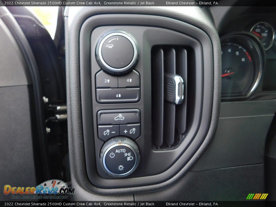 Controls of 2022 Chevrolet Silverado 2500HD Custom Crew Cab 4x4 Photo #29