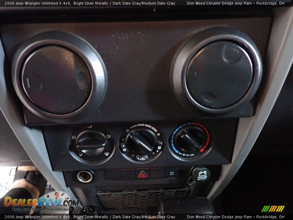 2009 Jeep Wrangler Unlimited X 4x4 Bright Silver Metallic / Dark Slate Gray/Medium Slate Gray Photo #13