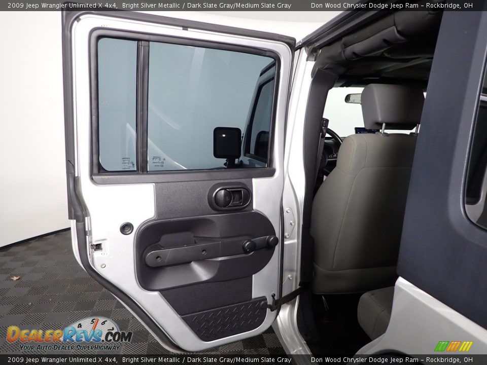 2009 Jeep Wrangler Unlimited X 4x4 Bright Silver Metallic / Dark Slate Gray/Medium Slate Gray Photo #17