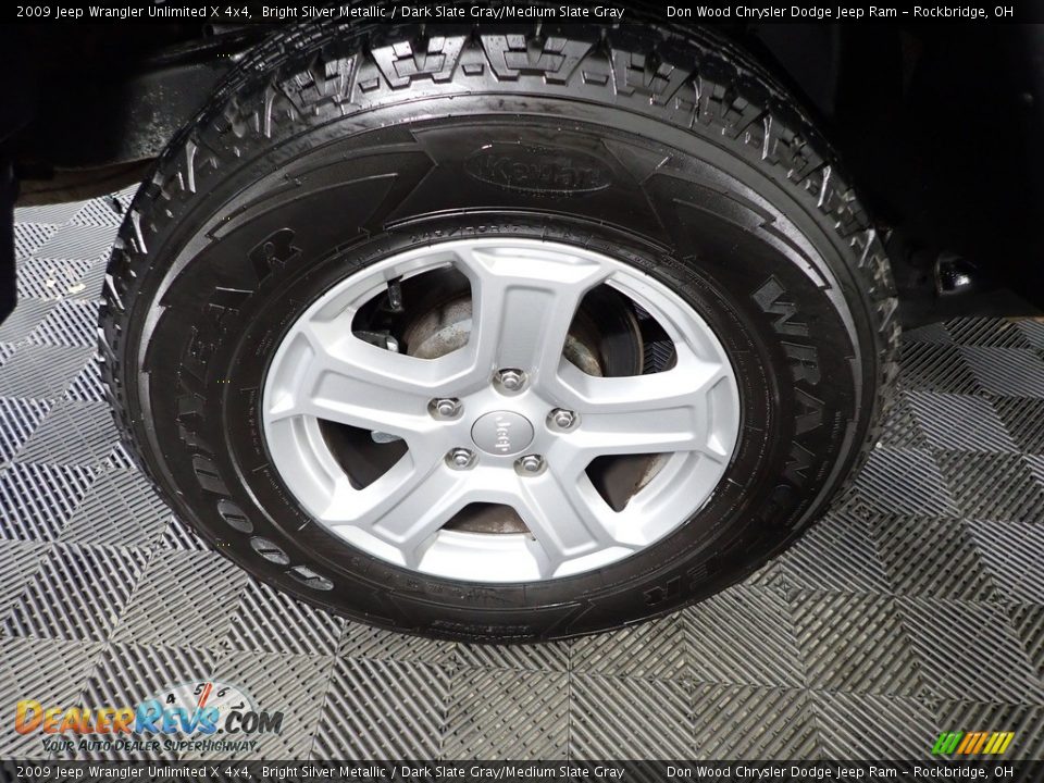 2009 Jeep Wrangler Unlimited X 4x4 Bright Silver Metallic / Dark Slate Gray/Medium Slate Gray Photo #24