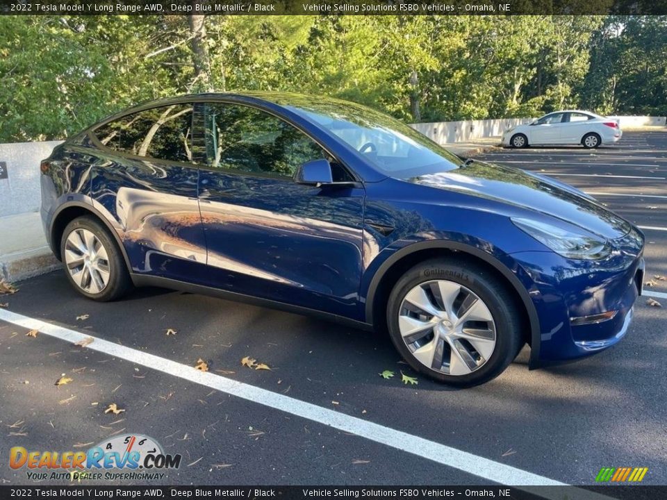 Front 3/4 View of 2022 Tesla Model Y Long Range AWD Photo #1